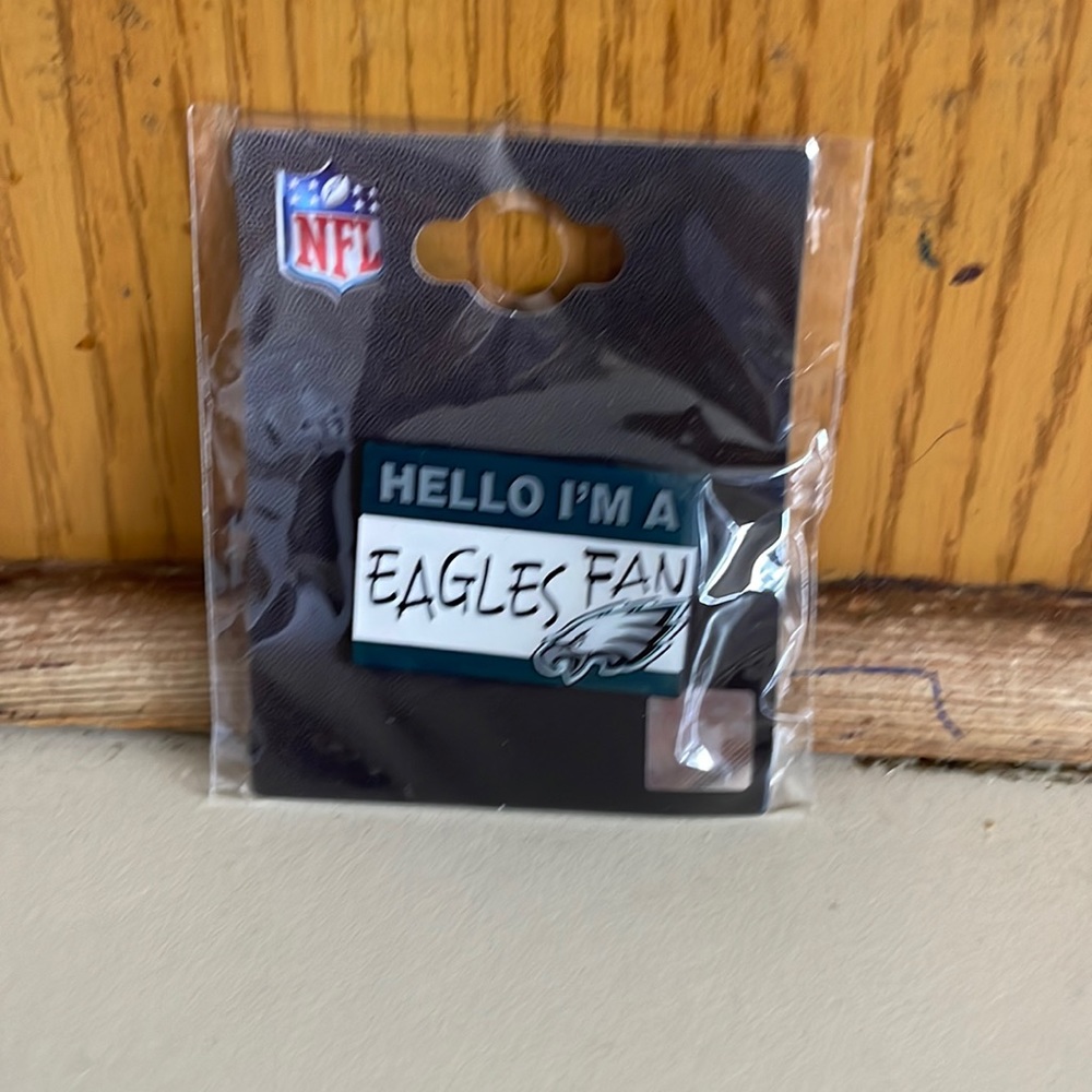Philadelphia Eagles pin hat lapel collector nfl